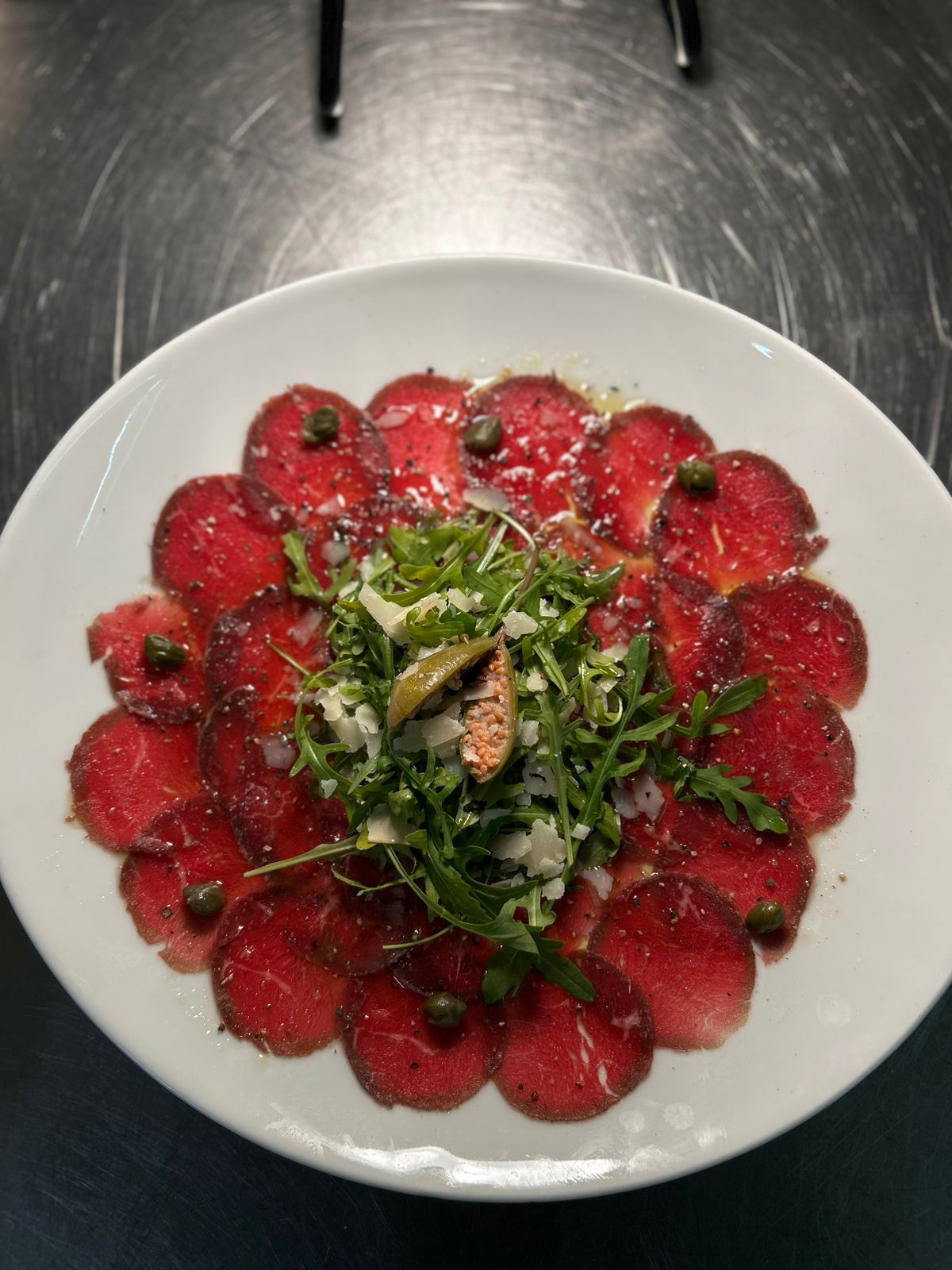 Carpaccio di Manzo con Rucola e Parmigiano